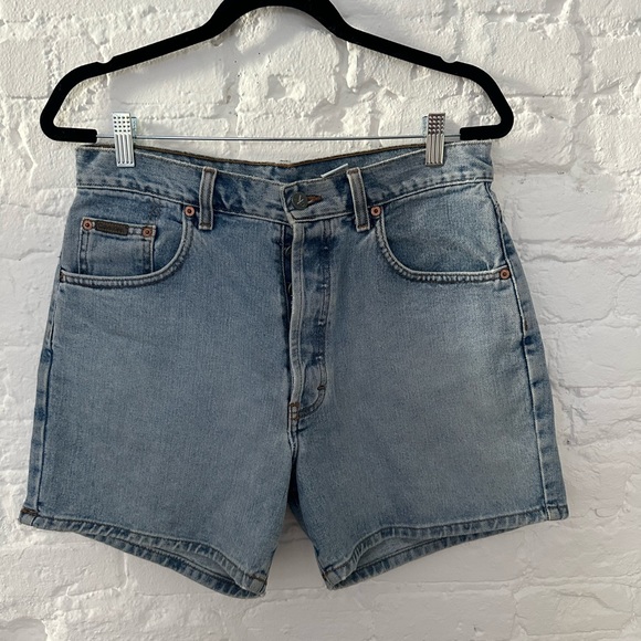 Calvin Klein • Y2K Denim High Rise Shorts - Picture 2 of 4